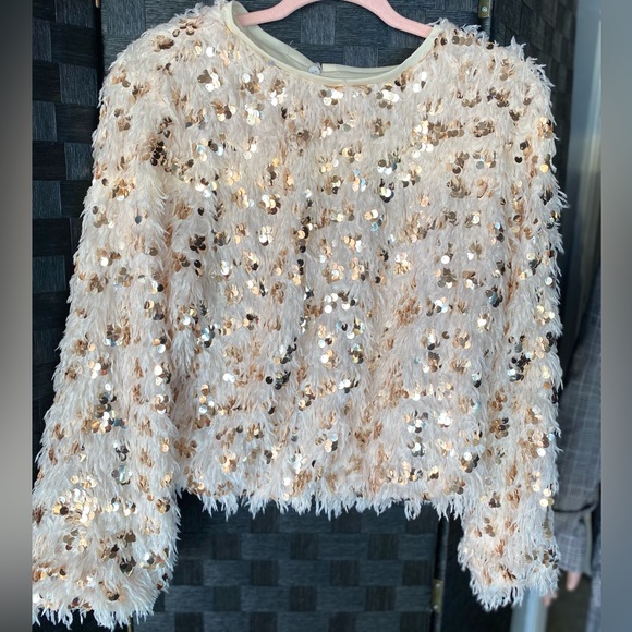 Elle Sequin Woven Top - Picture 7 of 10